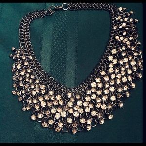 NWOT Nordstrom Crystal &Gunmetal Bib Necklace